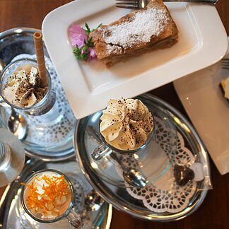 Kaffee und Kuchen im Gasthof Scheer
