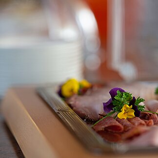 Aufschnitt am Frühstücksbuffet im Hotel Gasthof Scheer Aufschnitt am Frühstücksbuffet im Hotel Gasthof Scheer