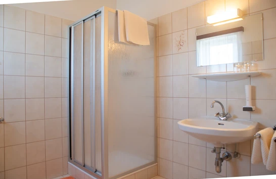 Badezimmer im Hotel in Bad Gleichenberg.